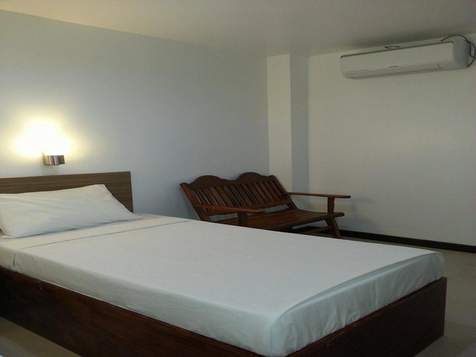 Reddoorz Plus Near Vigan City Commercial Center Ngoại thất bức ảnh