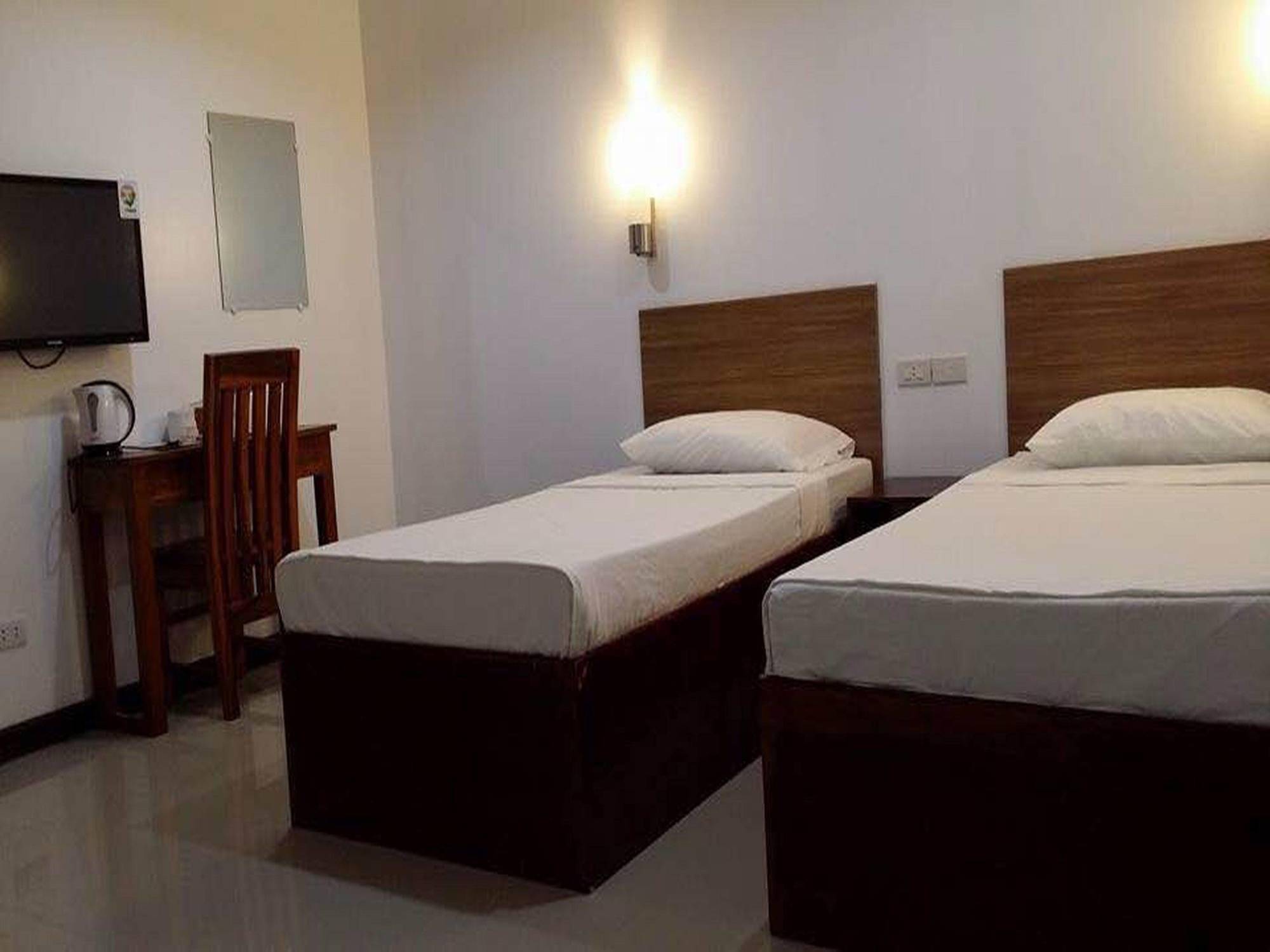 Reddoorz Plus Near Vigan City Commercial Center Ngoại thất bức ảnh
